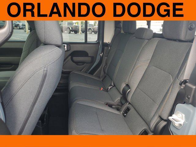 Photo of 2025 Anvil Clearcoat Jeep Gladiator