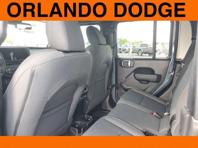 Photo of 2025 Anvil Clearcoat Jeep Gladiator