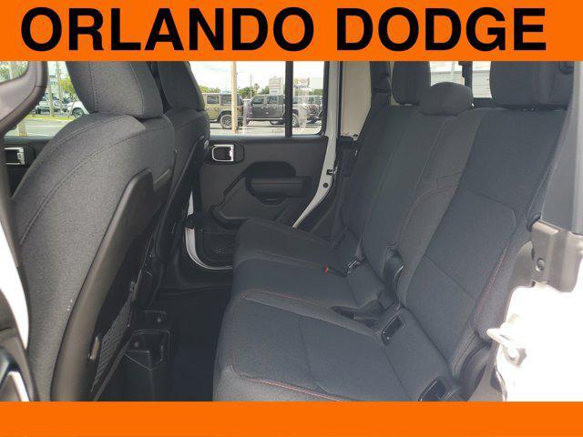Photo of 2025 Bright White Clearcoat Jeep Gladiator