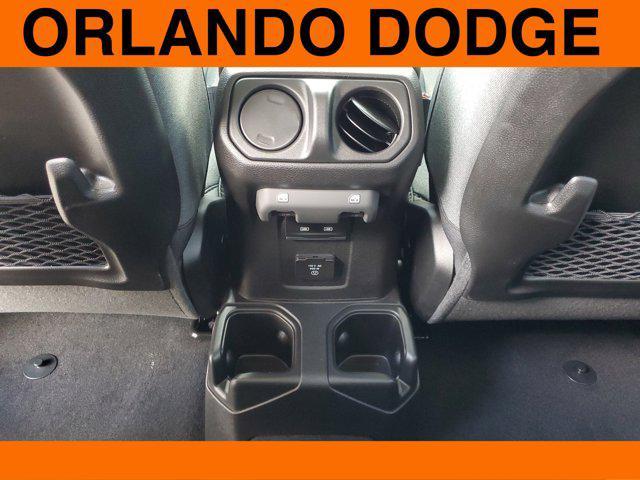 Photo of 2025 Bright White Clearcoat Jeep Gladiator