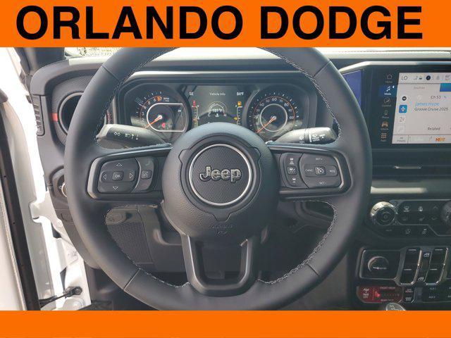 Photo of 2025 Bright White Clearcoat Jeep Gladiator