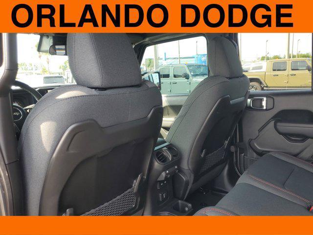 Photo of 2025 Granite Crystal Metallic Clearcoat Jeep Gladiator