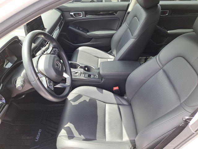 Photo of 2023 Platinum White Pearl Honda Civic