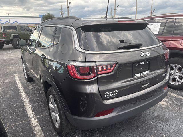 Photo of 2018 Diamond Black Crystal Pearlcoat Jeep Compass