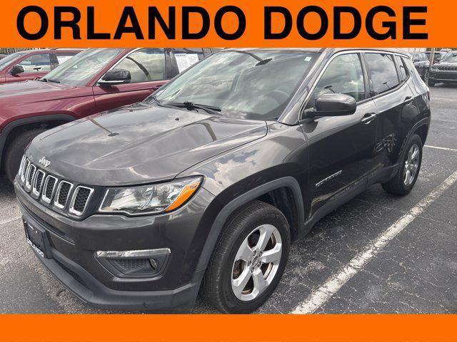 Photo of 2018 Diamond Black Crystal Pearlcoat Jeep Compass
