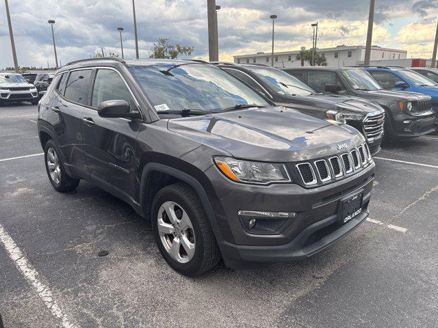 Photo of 2018 Diamond Black Crystal Pearlcoat Jeep Compass