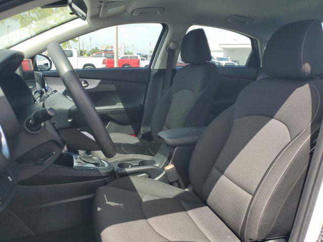 Photo of 2024 Snow White Pearl Kia Forte