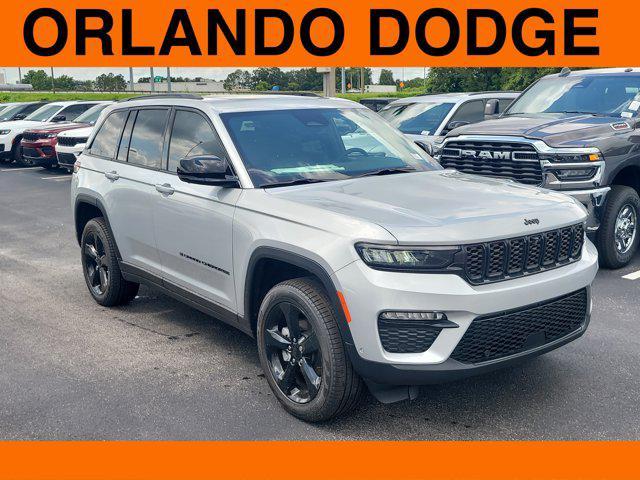 Photo of 2025 Silver Zynith Jeep Grand Cherokee