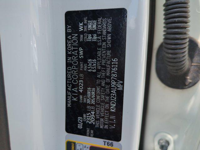 Photo of 2023 Snow White Pearl Kia Soul