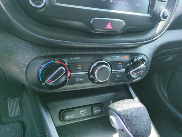 Photo of 2023 Snow White Pearl Kia Soul