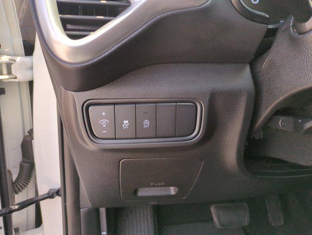 Photo of 2023 Snow White Pearl Kia Soul