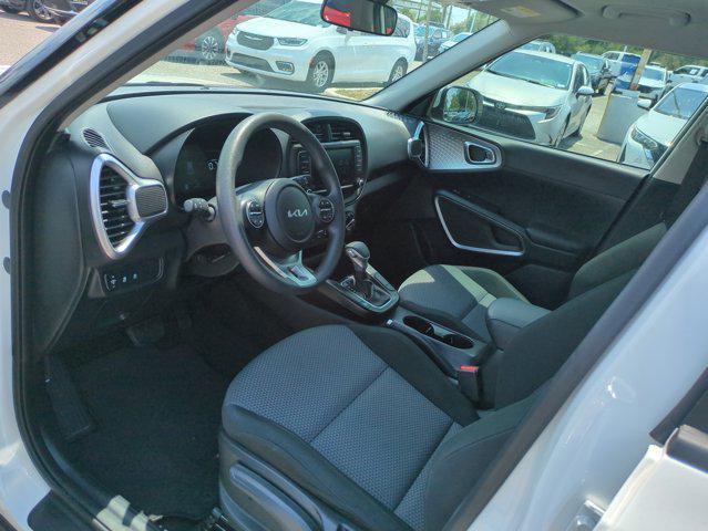 Photo of 2023 Snow White Pearl Kia Soul