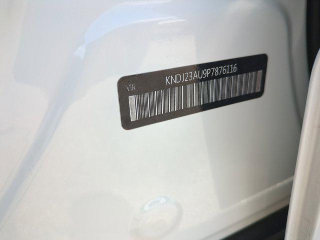 Photo of 2023 Snow White Pearl Kia Soul