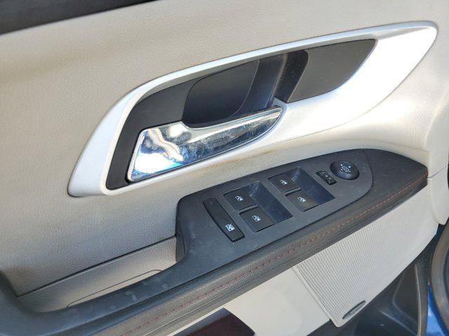 Photo of 2010 Navy Blue Metallic Chevrolet Equinox