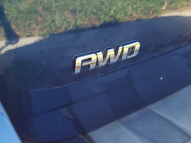 Photo of 2010 Navy Blue Metallic Chevrolet Equinox