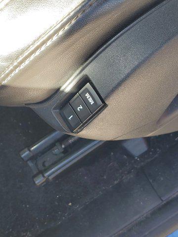 Photo of 2010 Navy Blue Metallic Chevrolet Equinox