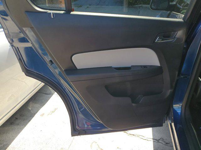 Photo of 2010 Navy Blue Metallic Chevrolet Equinox