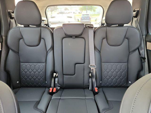 Photo of 2025 Onyx Black Metallic Volvo XC90