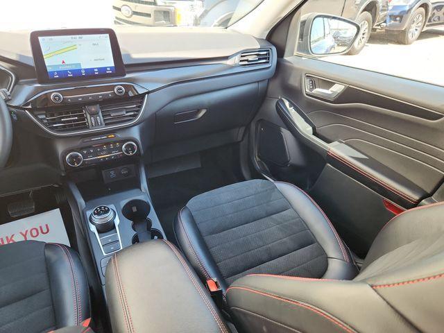 Photo of 2022 Atlas Blue Metallic Ford Escape