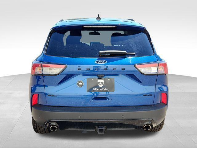 Photo of 2022 Atlas Blue Metallic Ford Escape