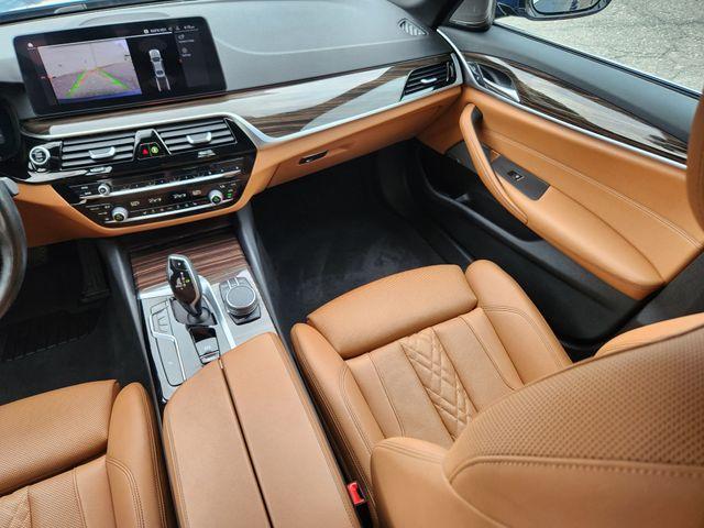 Photo of 2021 Phytonic Blue Metallic BMW 530