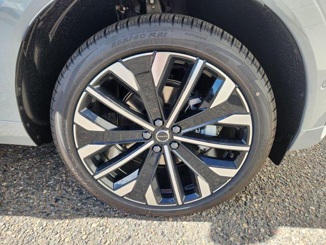 Photo of 2026 Metallic Volvo XC60