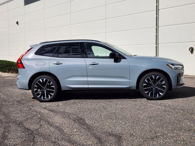 Photo of 2026 Metallic Volvo XC60