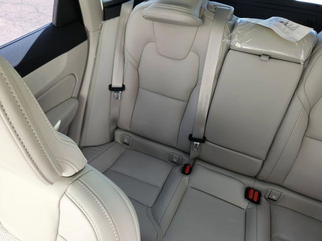 Photo of 2026 Metallic Volvo XC60