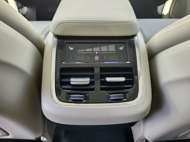Photo of 2026 Metallic Volvo XC60