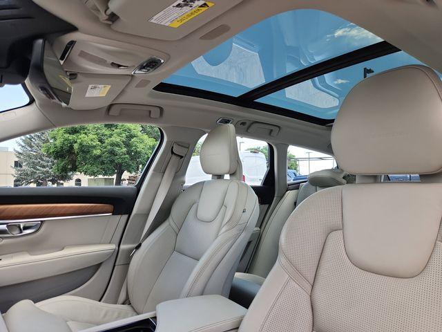 Photo of 2018 Osmium Gray Metallic Volvo V90
