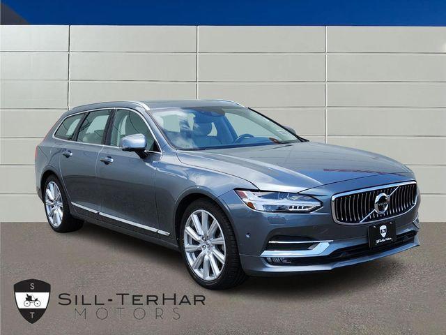 Photo of 2018 Osmium Gray Metallic Volvo V90
