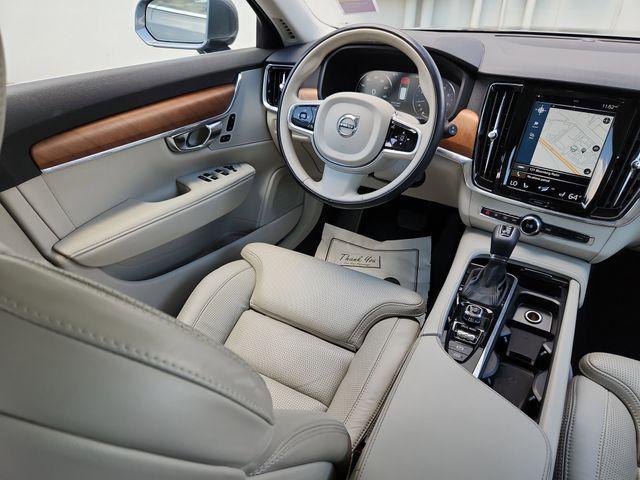 Photo of 2018 Osmium Gray Metallic Volvo V90