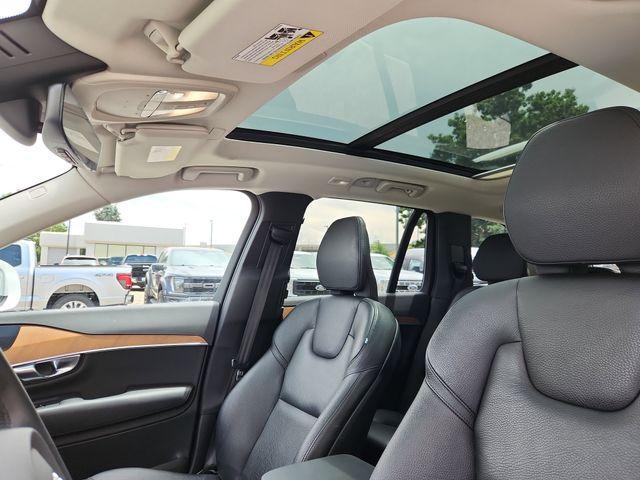 Photo of 2023 Crystal White Metallic Volvo XC90 Recharge Plug-In Hybrid
