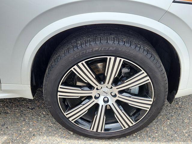 Photo of 2023 Crystal White Metallic Volvo XC90 Recharge Plug-In Hybrid