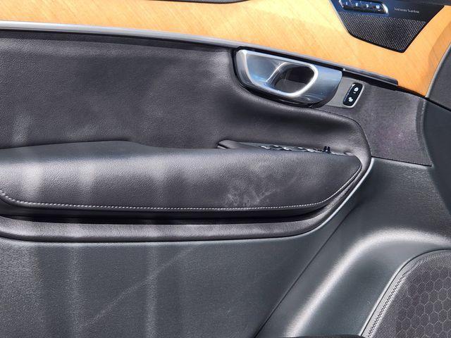 Photo of 2023 Silver Volvo XC90 Recharge Plug-In Hybrid