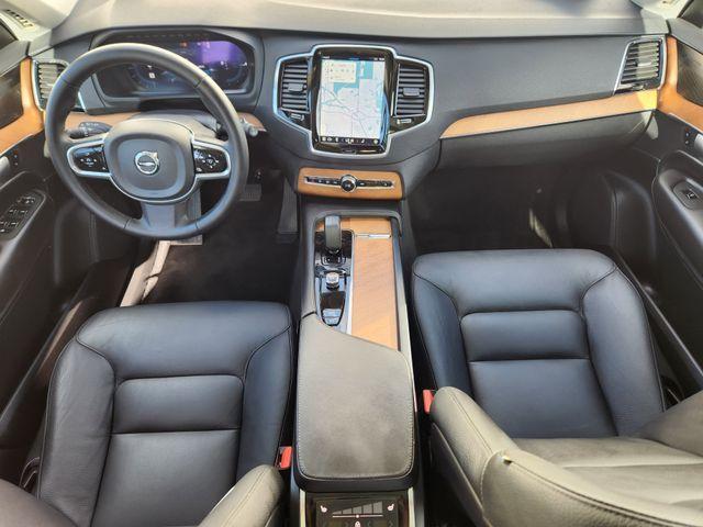 Photo of 2023 Silver Volvo XC90 Recharge Plug-In Hybrid