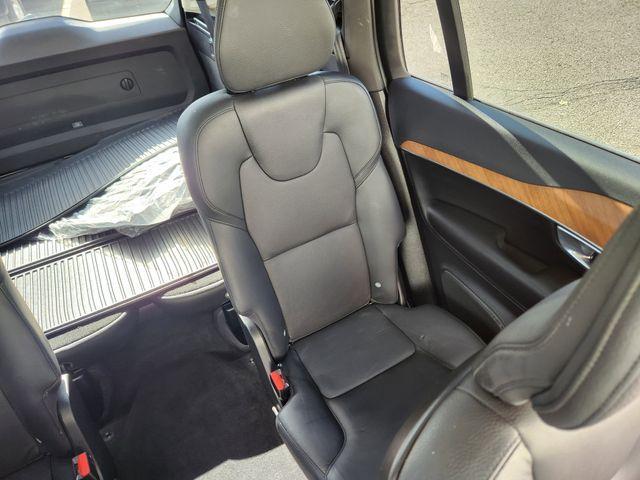 Photo of 2023 Silver Volvo XC90 Recharge Plug-In Hybrid