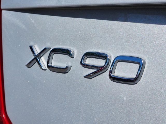 Photo of 2023 Silver Volvo XC90 Recharge Plug-In Hybrid