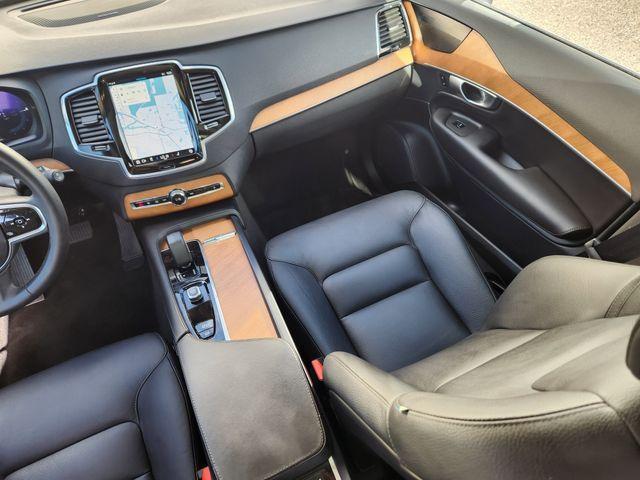 Photo of 2023 Silver Volvo XC90 Recharge Plug-In Hybrid