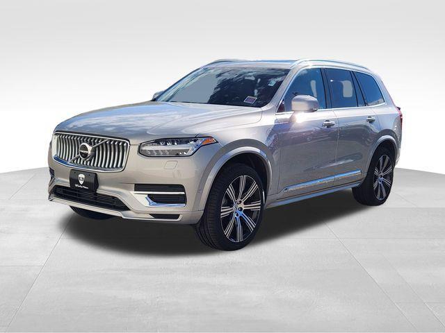 Photo of 2023 Silver Volvo XC90 Recharge Plug-In Hybrid