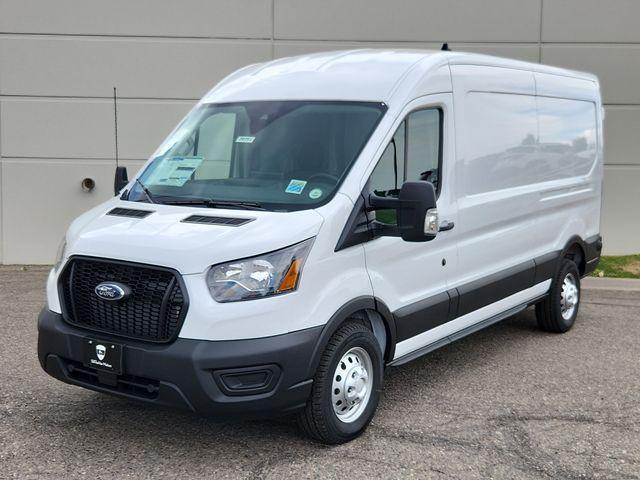 Photo of 2025 Oxford White Ford Transit-250