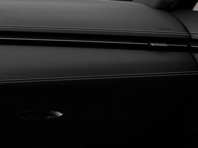 Photo of 2025 Alta White Genesis GV70