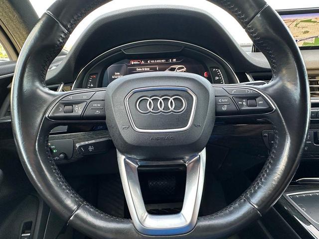 Photo of 2017 Orca Black Metallic Audi Q7