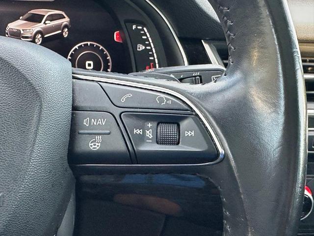 Photo of 2017 Orca Black Metallic Audi Q7