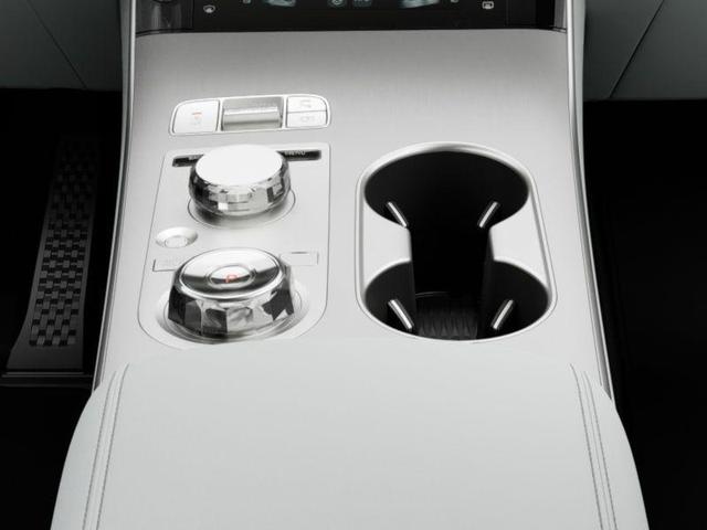 Photo of 2026 Uyuni White Genesis GV70