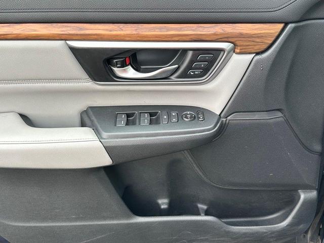 Photo of 2019 Obsidian Blue Pearl Honda CR-V