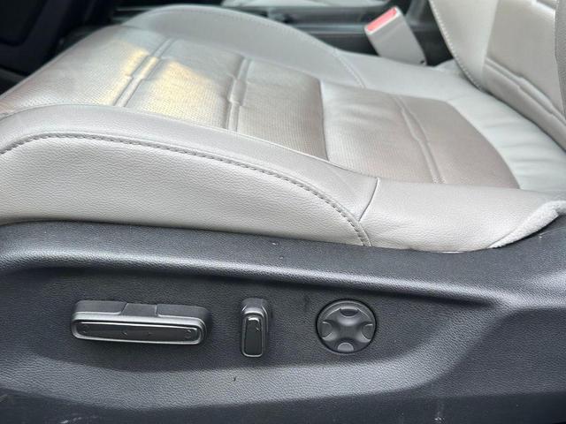 Photo of 2019 Obsidian Blue Pearl Honda CR-V