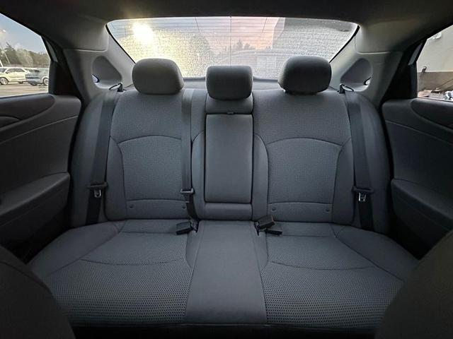 Photo of 2012 Radiant Silver Metallic Hyundai SONATA