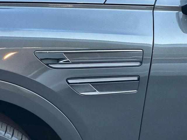 Photo of 2023 Himalayan Gray Genesis GV80