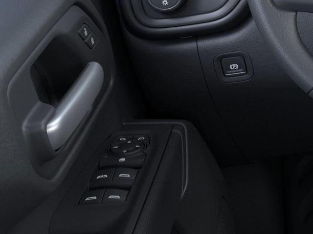 Photo of 2025 Summit White Chevrolet Silverado 2500